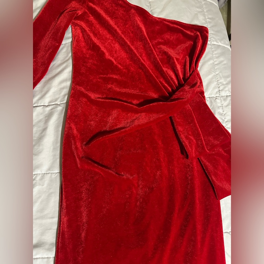 One-Shoulder Red midi Dress - Picture 5 of 13